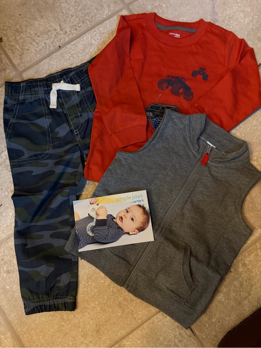 Carter’s simple joys boys 2T 3 piece outfit! New with tags!